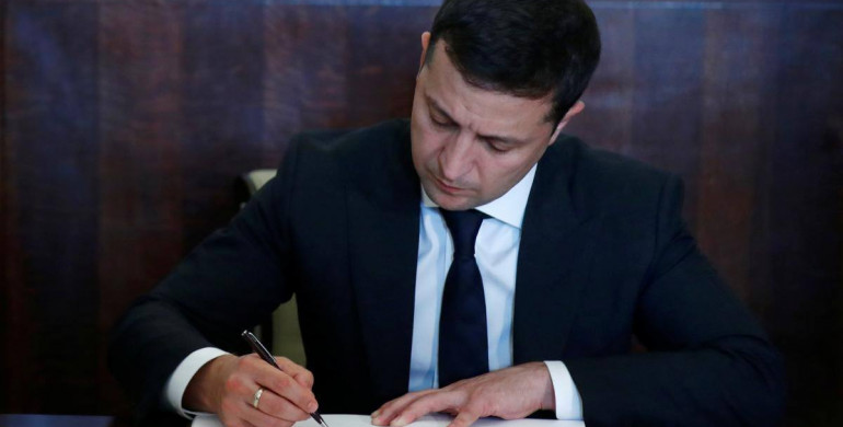 Президент України підписав закони, спрямовані на протидію поширенню коронавірусу