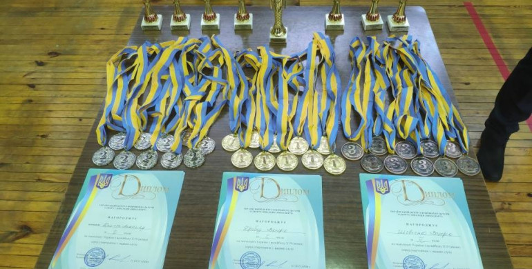 Рівненські волейболістки здобули срібло чемпіонату України