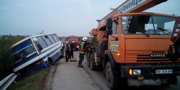 На Рівненщині автобус з 29 пасажирами потрапив в ДТП