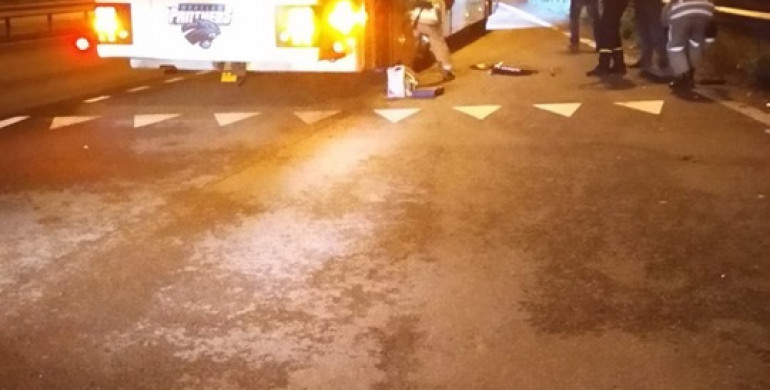 Дубенські рятувальники міняли колесо у автобусі  (ФОТО)