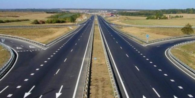 В Україні планують відремонтувати за рік не менше 4 тисяч кілометрів доріг