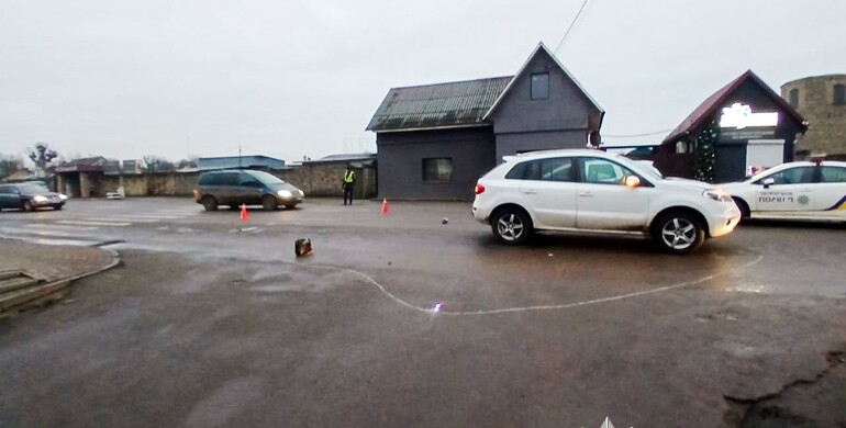 У Дубно під колесами кросовера загинула пішохідка