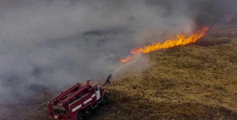 Рятувальники проводять в навчальних закладах екологічні уроки щодо недопущення пожеж в екосистемах