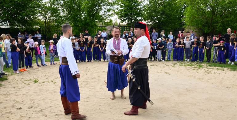 На Рівненщині відбувся фестиваль "Козацькі розваги"