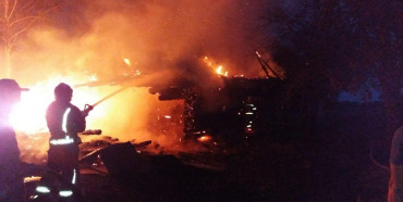 На Володимиреччині згорів будинок через ураження блискавки (ВІДЕО)
