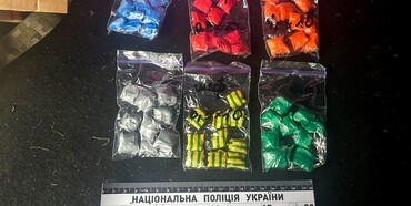 У Рівному поліцейські викрили неповнолітню збувачку психотропів 