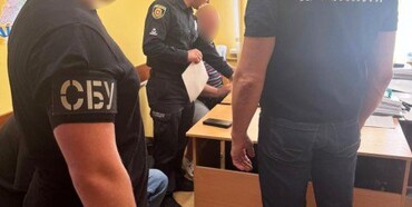 Під приводом гуманітарної допомоги ввезли в Україну 27 автомобілів: слідчі повідомили про підозру учасникам злочинної групи