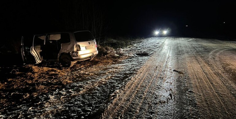 На Острожчині у ДТП загинув пасажир та двоє осіб травмовано 