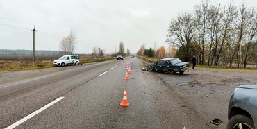 На Рівненщині в автопригоді травмувалися двоє людей 