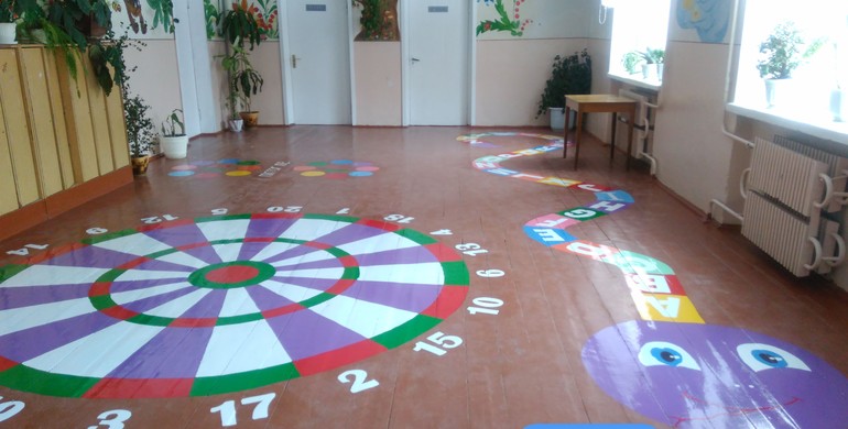 Шкільний коридор на Рівненщині перетворився на ігротеку