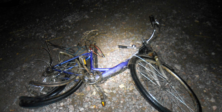 У Сарнах п‘яний неповнолітній підліток збив на смерть велосипедиста (ФОТО)