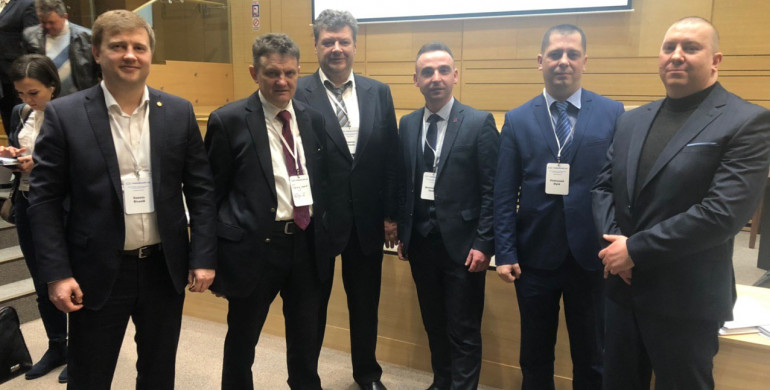 Рівненщина долучається до обговорення змін в Конституцію Рівненщина долучається до обговорення змін в Конституцію