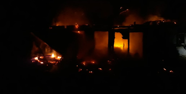 На Дубенщині вогонь знищив будинок (ФОТО)