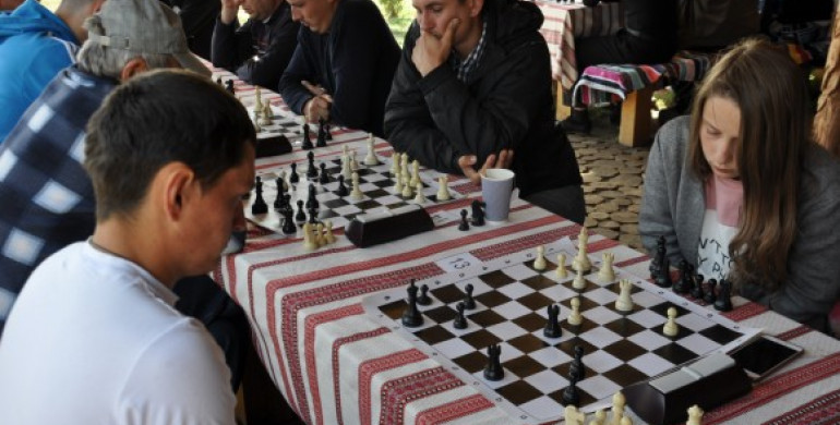 8 тур Кубку Рівненщини з шахів приймало Рокитне