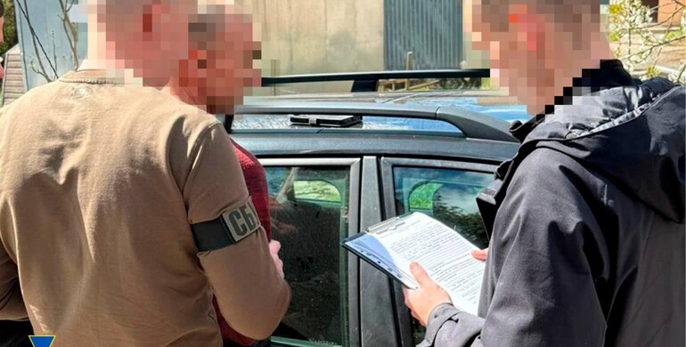На Рівненщині СБУ та Нацполіція викрила ділка, який торгував «тиловими» посадами