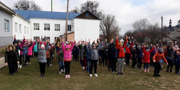 В Рівненській області визначено переможців фестивалю ранкової зарядки «Рух заради здоров’я»