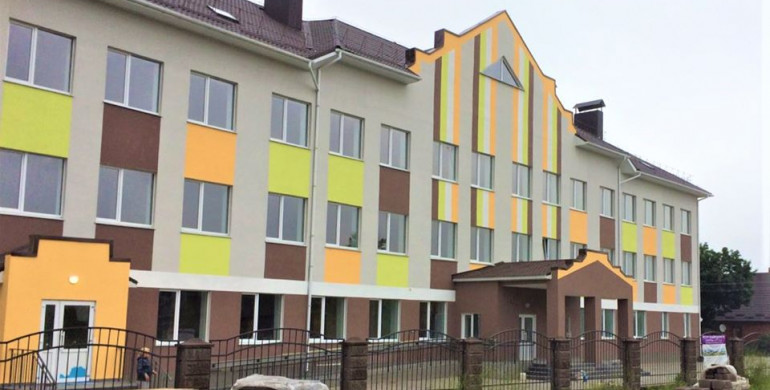 На Володимиреччині триває «Велике будівництво» школи, дороги та лікарні