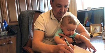 Наймолодший син Муляренка теж допомагає керувати Рівненською ОДА