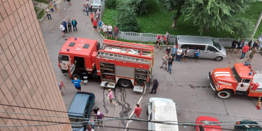 На Галицького пожежа: з багатоповерхівки виводять людей (ФОТО)