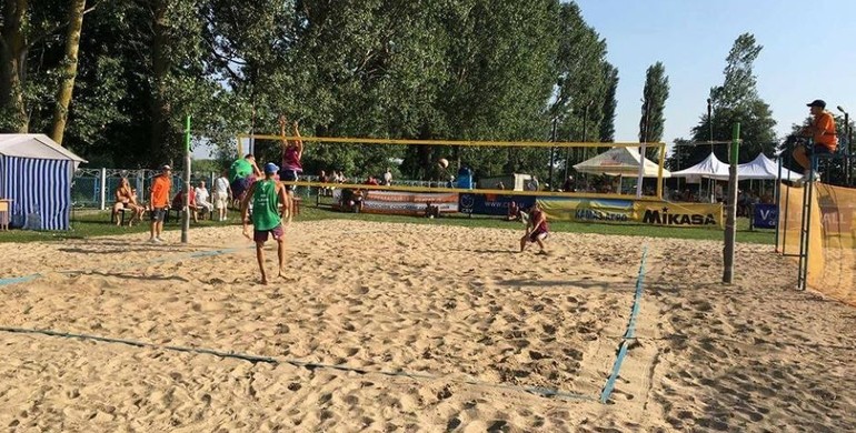Рівнянин тріумфував у 4 турі Чемпіонату України з пляжного волейболу
