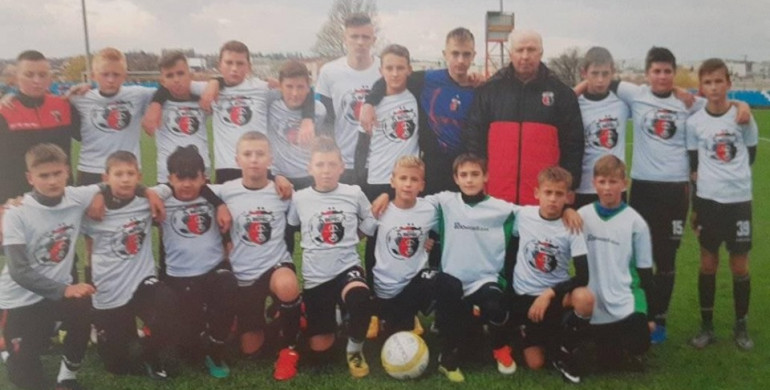 Юні рівненські футболісти здобували досвід в Чернівцях