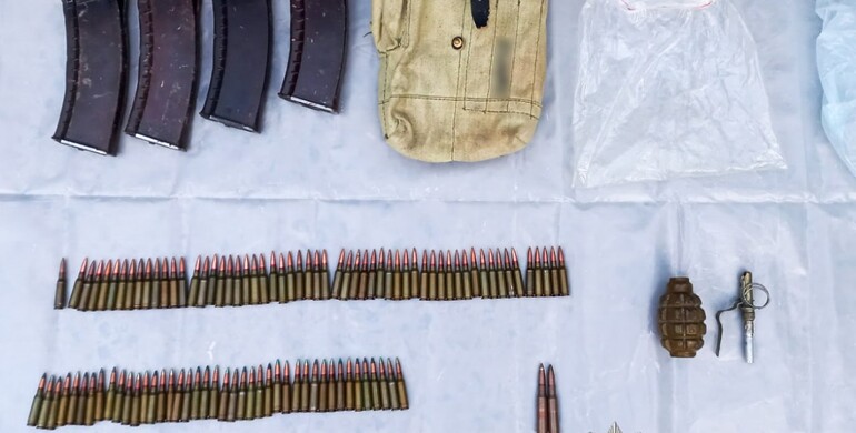 На Рокитнівщині поліцейські викрили зловмисника на незаконному перевезенні боєприпасів