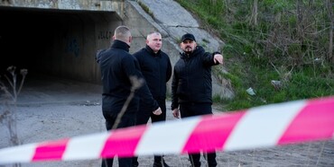 На Рівненщині поліцейські розшукують чоловіка, який стріляв у поліцейських