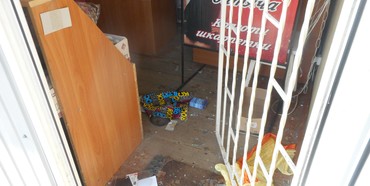 Через вибитий отвір чоловік на Рівненщині обікрав магазин