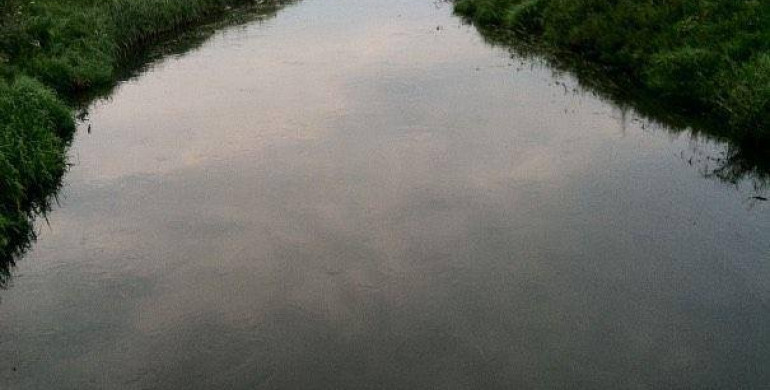 Тіло потопельника дістали з річки на Рівненщині