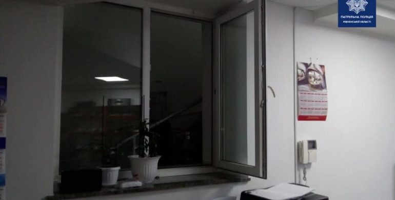 У Рівному затримали ймовірних «квартирників» (ФОТО) У Рівному затримали ймовірних «квартирників» (ФОТО)