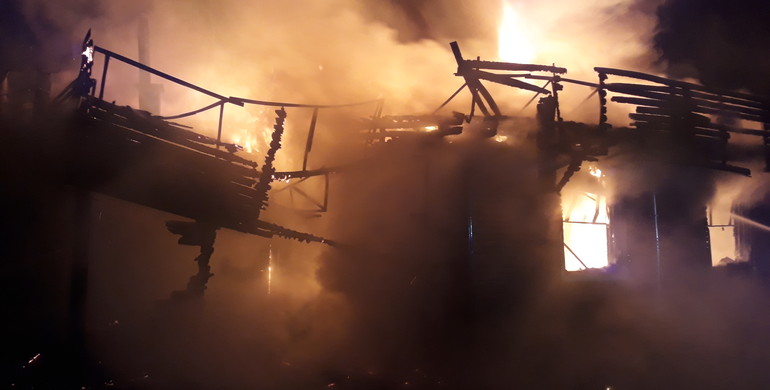 Міг вибухнути: У Рівному палав колишній ресторан Істанбул