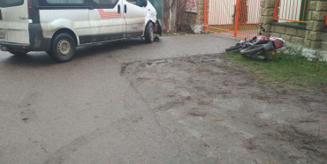 На Костопільщині ДТП: зіштовхнулись мотоцикл та мікроавтобус, є постраждалі (ФОТО)