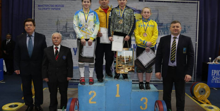 Важкоатлети Рівненщини здобули 5 медалей Кубку України (ФОТО)