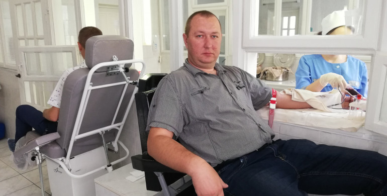 До Світового дня донора крові долучились працівники Рівненського сервісного центру МВС