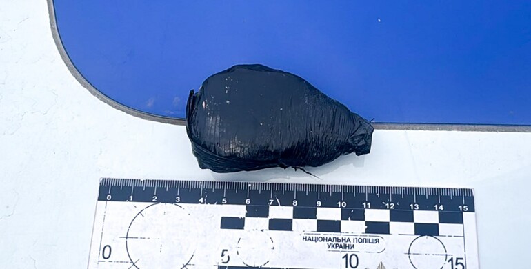 На Рівненщині викрили чоловіка, який збував психотропи в особливо великих розмірах 