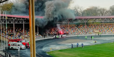 Футбольні фанати розтрощили стадіон у Тернополі під час матчу рівненського «Вереса» та «Ниви» (ФОТО)