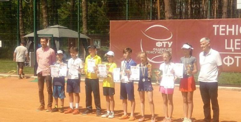 Юний рівненський тенісист виграв золото Чемпіонату України