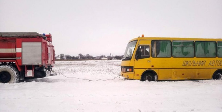 Для безпеки дітей на Рівненщині 156 шкільних автобусів не вийшли в рейси