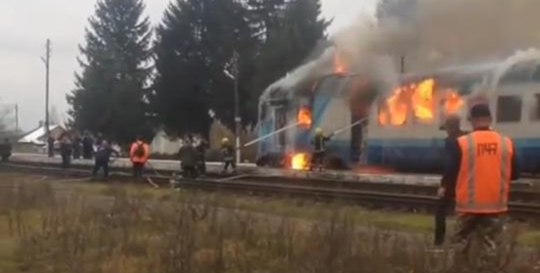 Як на вогнеборці Рівненщини ліквідовували пожежу в потязі (ФОТО) 