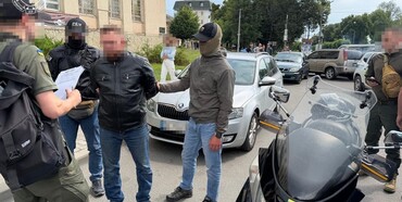 Жителя Острога затримала за підозрою у зливі даних ворогу 