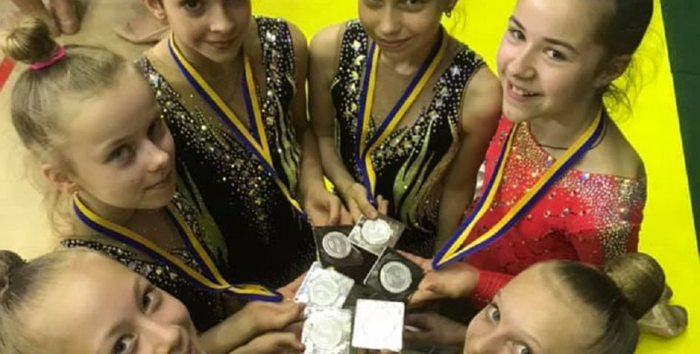Рівненські гімнастки вперше в історії здобули командні медалі Чемпіонату України (ФОТО)