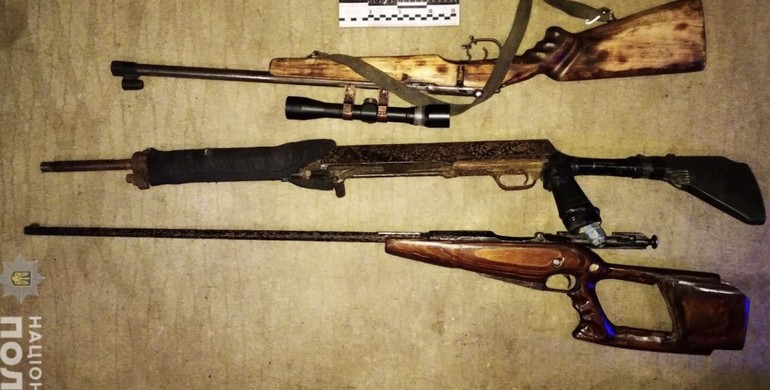 Рівненський грабіжник зберігав удома перероблену вогнепальну зброю