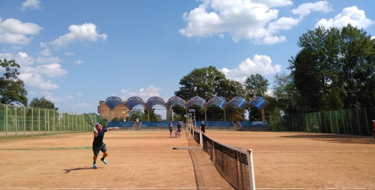 На Рівненщині три десятки тенісистів боролися за Кубок князів Острозьких