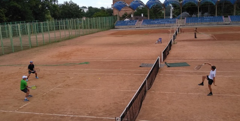 На Рівненщині три десятки тенісистів боролися за Кубок князів Острозьких