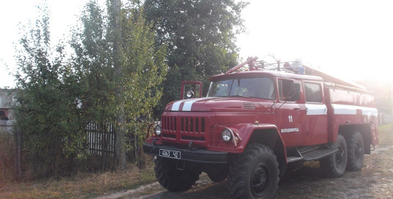 На Володимиреччині мало не згоріла сім‘я під час пожежі у будинку (ФОТО)