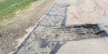 Рівненські авто-активісти зупинили ремонт дороги
