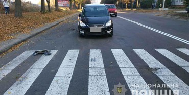 Чергова ДТП на Макарова: під колеса автівки потрапила дівчинка 