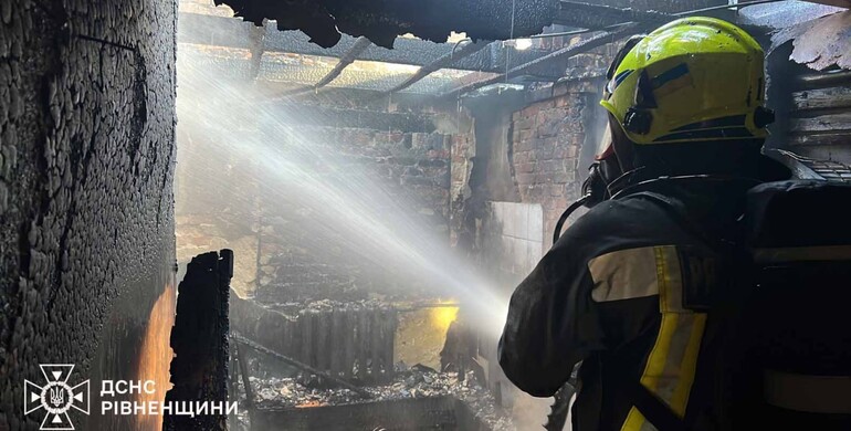 У Рівному горів житловий будинок 