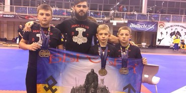 Хлопці з Сарн на Рівненщину привезли медалі Кубку Світу з панкратіону