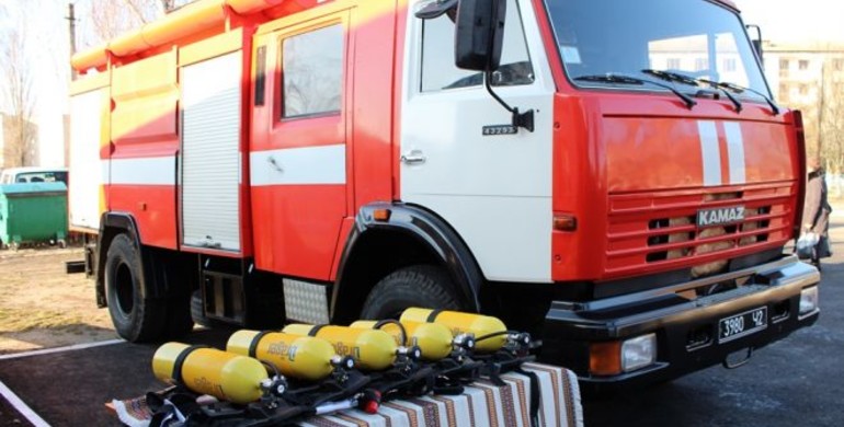 Пожежники з Рівненщини "нагасили" на новеньку машину 